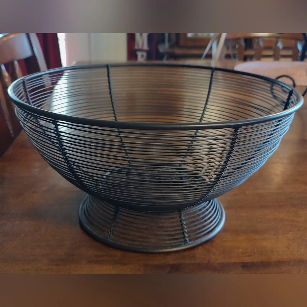 Black Wire Fruit Bowl Decorative Basket